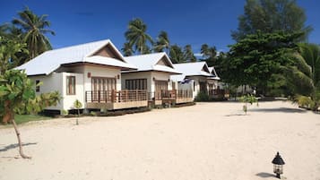 Villa, Beachfront | Minibar, in-room safe, desk, free cots/infant beds