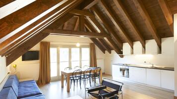 Loft (Attic Pasca a Valle) | Tende oscuranti, letti aggiuntivi (a pagamento), lenzuola