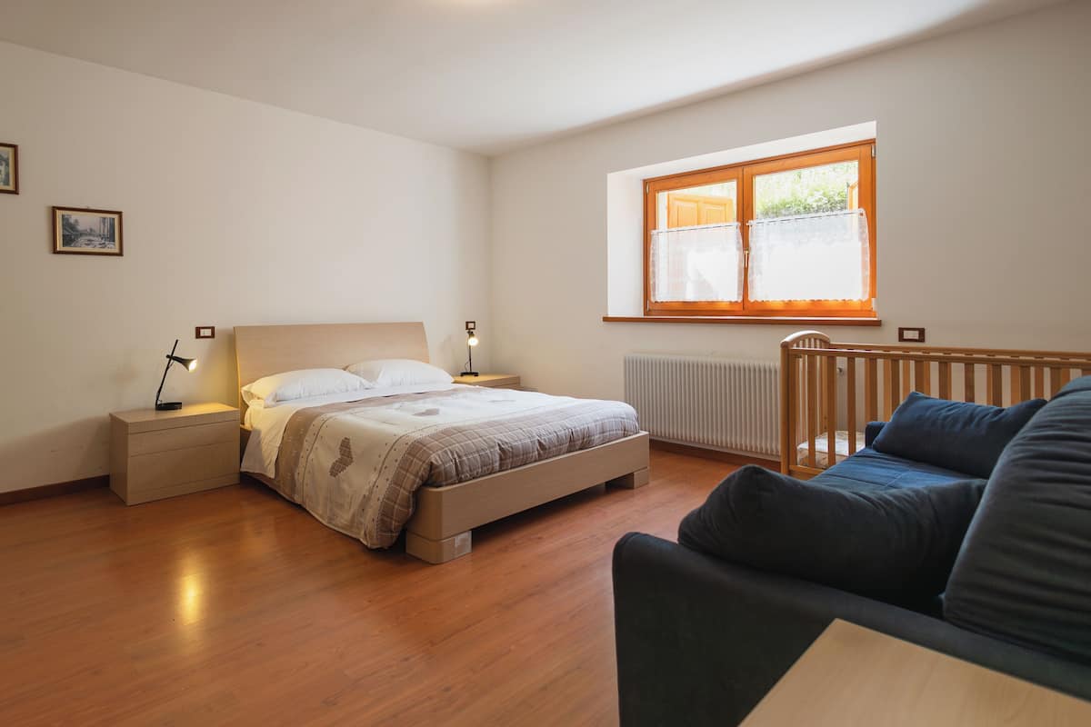 Apartment, 2 Bedrooms (Dona - Loc. Maranzanis) | Blackout drapes, rollaway beds (surcharge), bed sheets