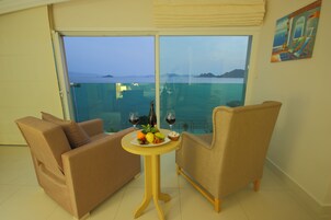 套房, 1 间卧室 | 迷你吧、客房内保险箱、隔音、免费 WiFi