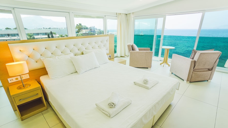 Dragut Point North Hotel