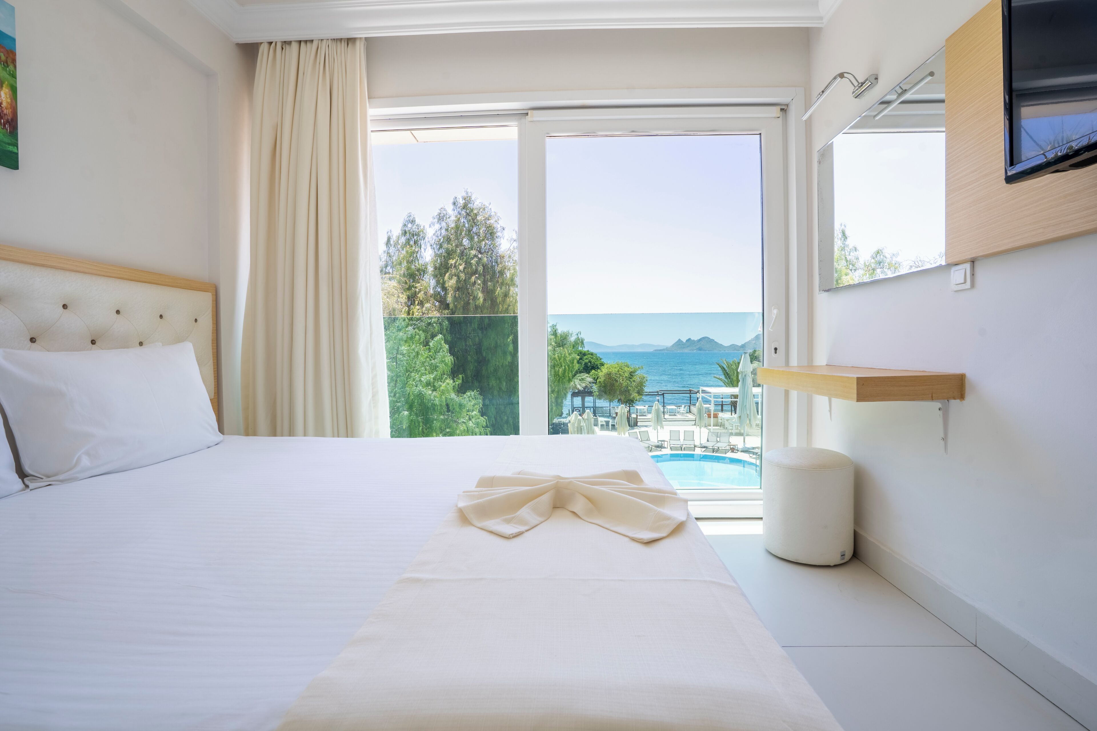 Chambre Standard double ou avec lits jumeaux | Minibar, coffre-fort, système d’insonorisation, accès au Wi-Fi (inclus)