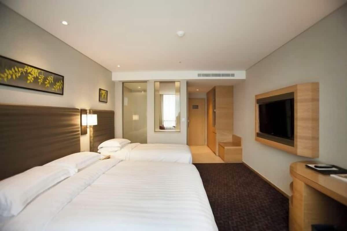 In-room safe, individually furnished, desk, blackout curtains