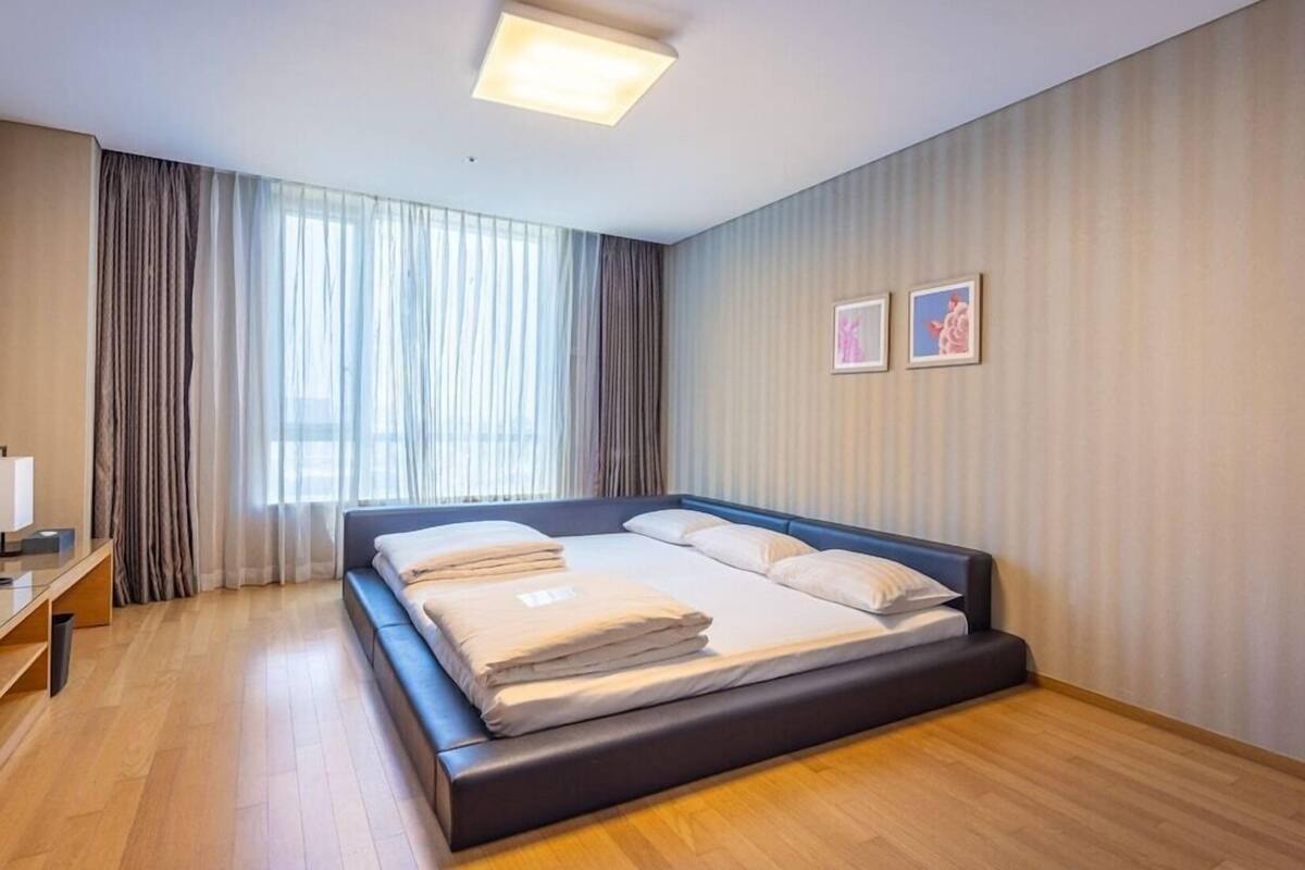 In-room safe, individually furnished, desk, blackout curtains