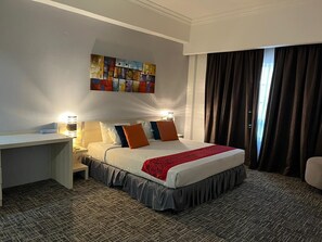 Standard Double Room (Queen) | Minibar, in-room safe, bed sheets - Hotel Seri Malaysia Genting Highlands (Genting Highlands)