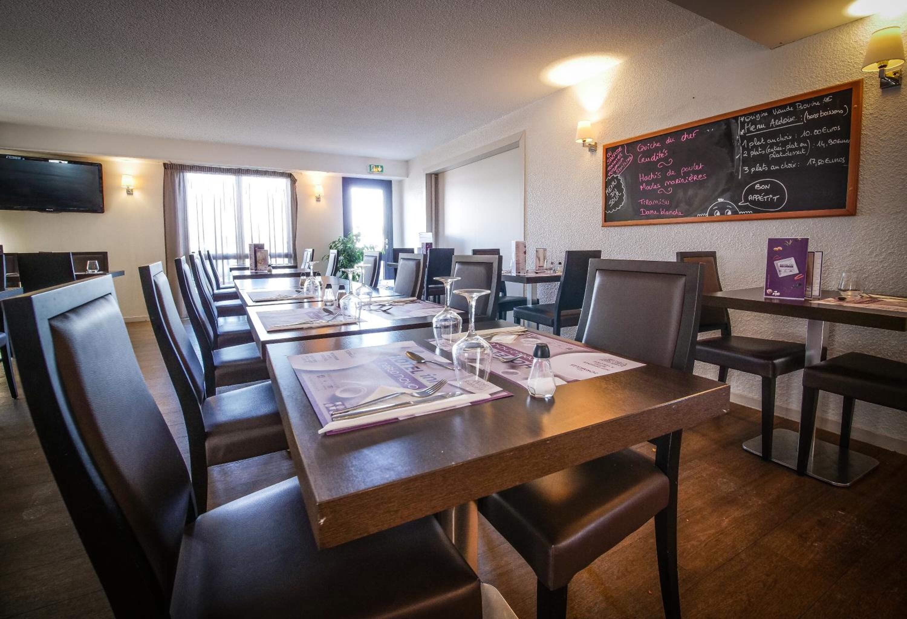 breakfast, lunch, dinner served; french cuisine