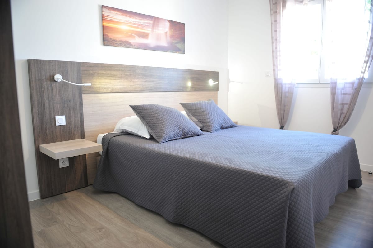 Deluxe Apartment, Terrace | Premium bedding, Tempur-Pedic beds, free WiFi, bed sheets