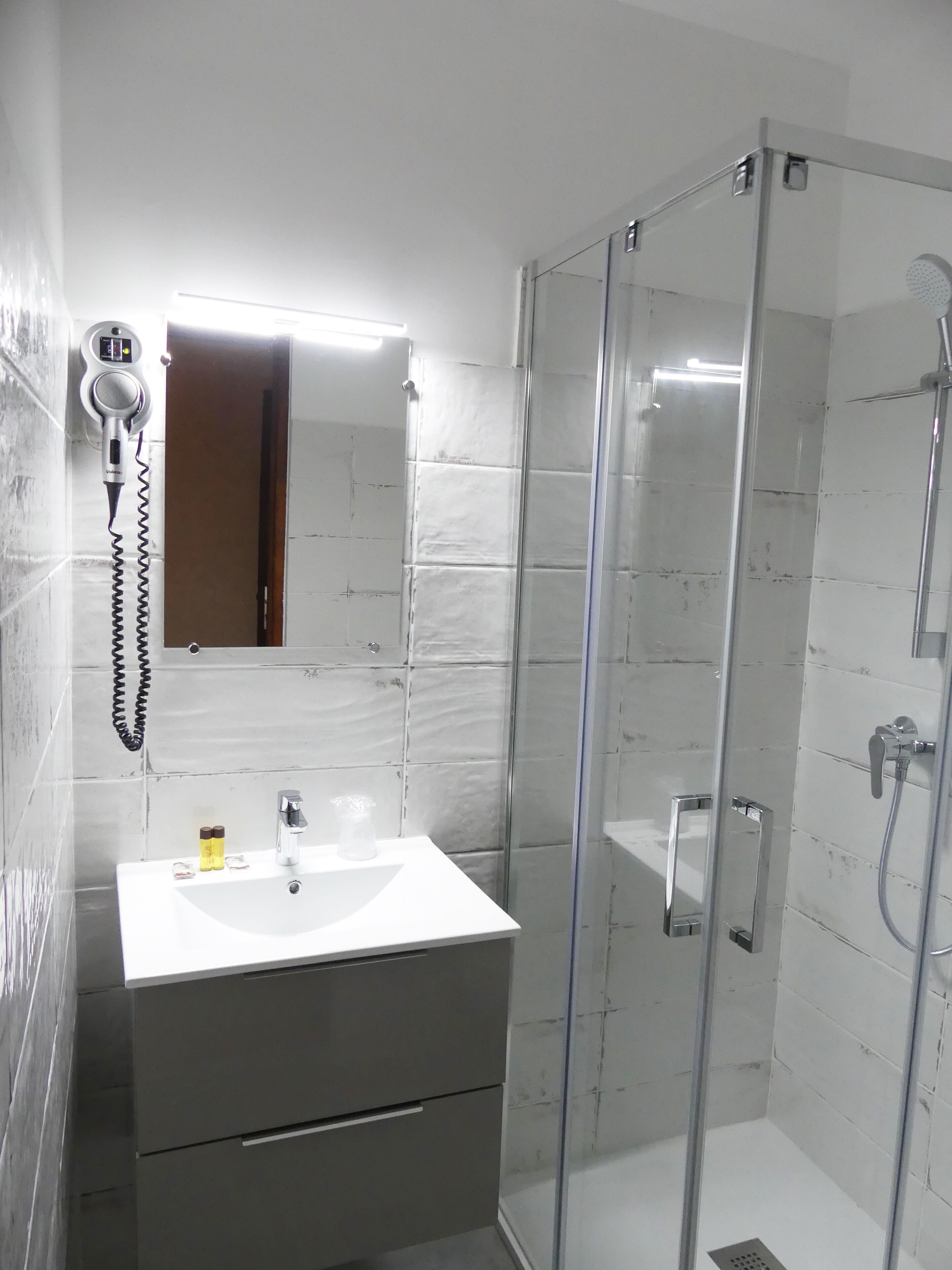 double room | premium bedding, tempur-pedic beds, free wifi, bed sheets