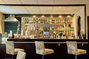 2 bares/lounges