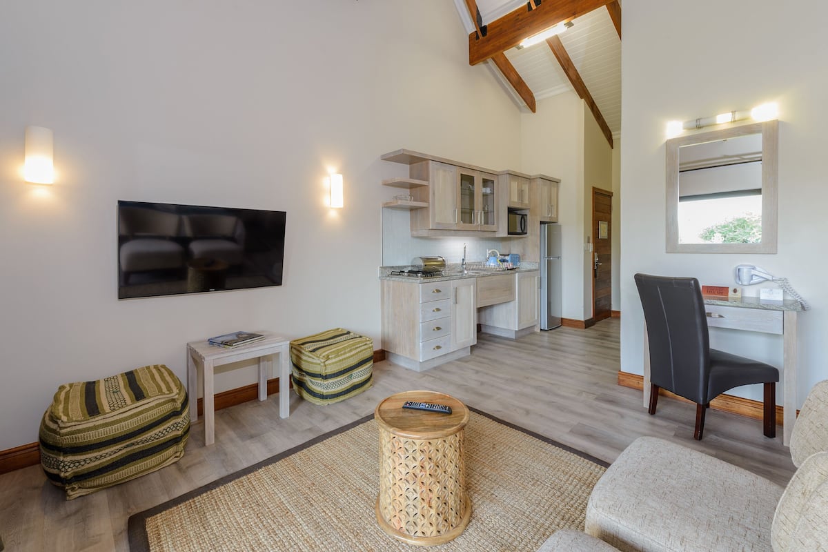 free cots/infant beds, free wifi, bed sheets