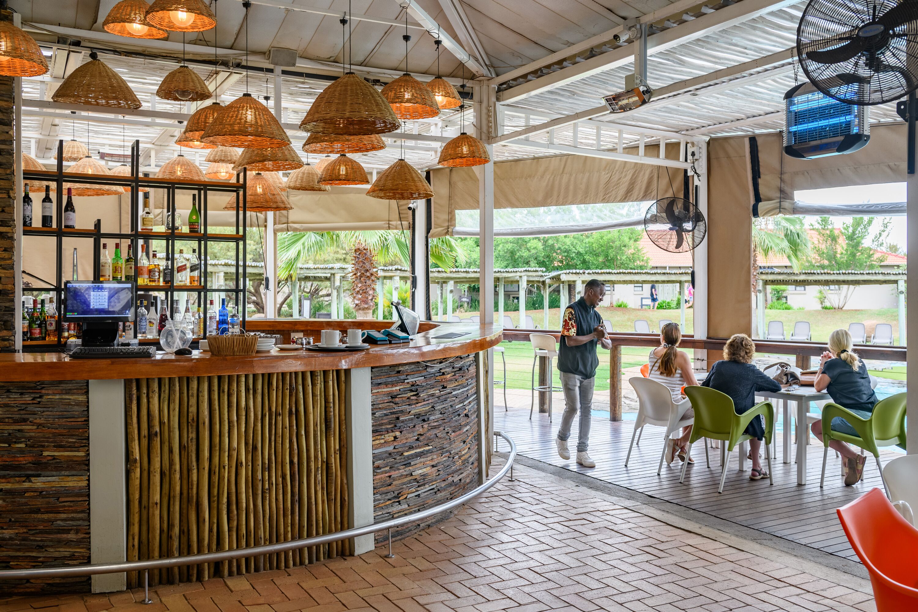 breakfast, lunch and dinner served