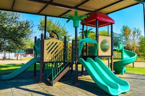 Children’s play area – outdoor