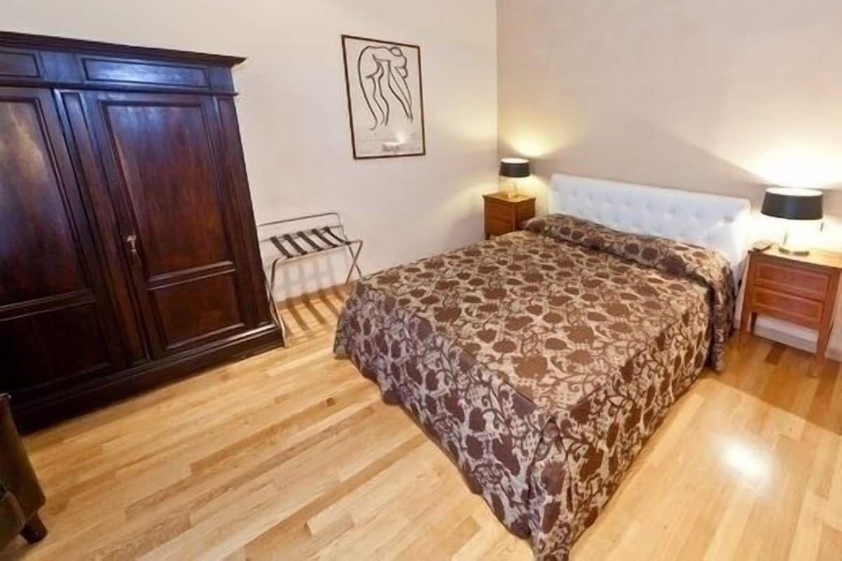 Habitació doble | Minibar, caixa forta a l'habitació i escriptori