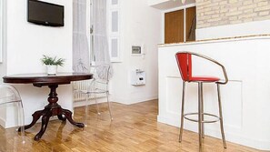 Studio, Annex Building (150) | Living area - Urbana33 (Rome)