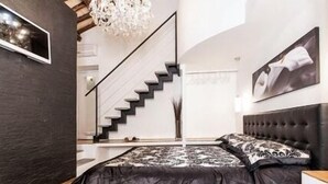Studio, Annex Building | Minibar, in-room safe, desk, iron/ironing board (on request) - Urbana33 (Rome)