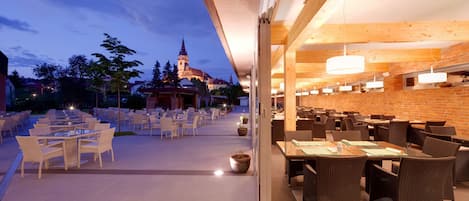 2 restaurants, Regional cuisine