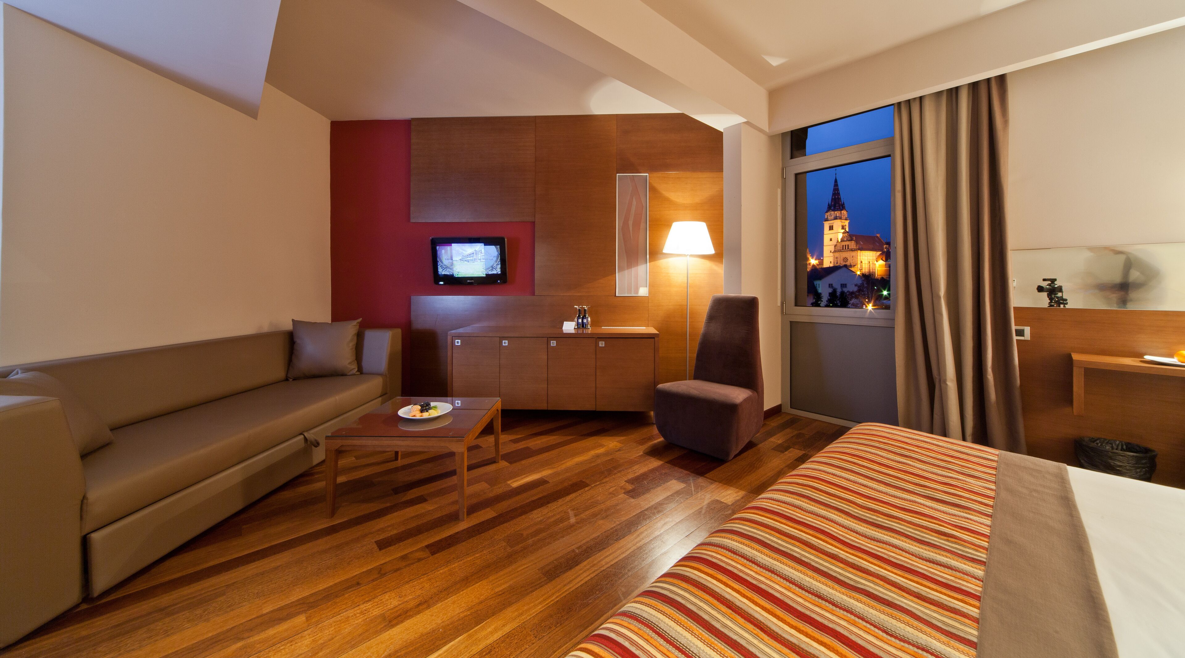 Minibar, in-room safe, desk, free WiFi
