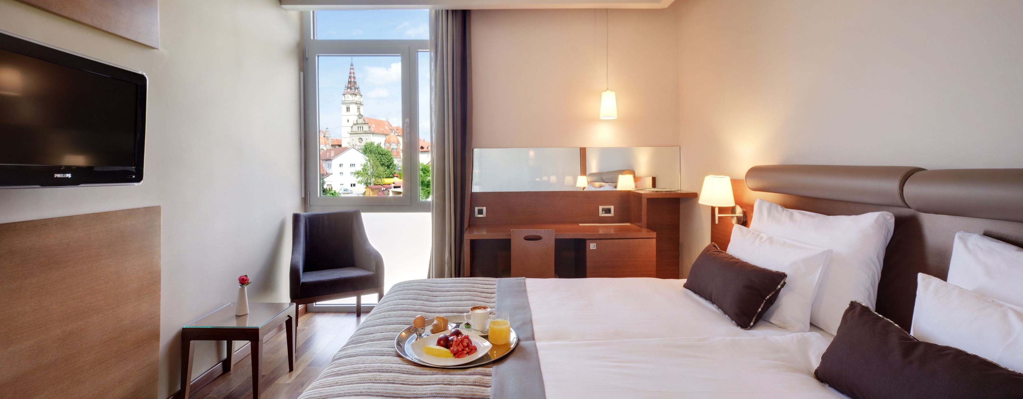 Superior Double Room | Minibar, in-room safe, desk, free WiFi