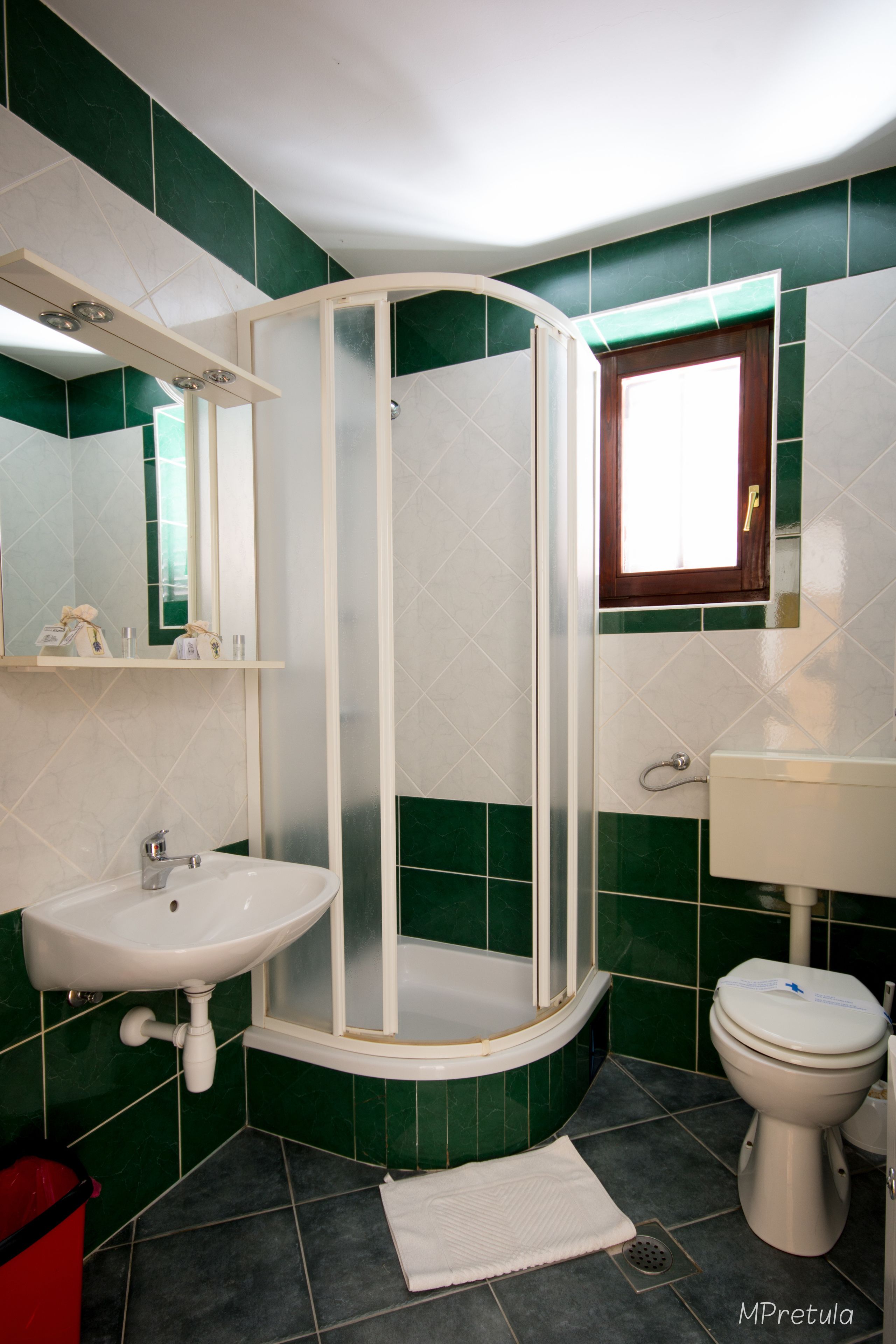 studio | bathroom | hair dryer, towels