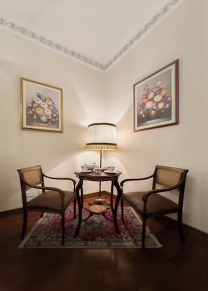 Minibar, in-room safe, individually furnished, desk - Villa Clodia (Manziana)