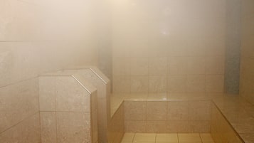 Body treatments, massage/treatment rooms, massages