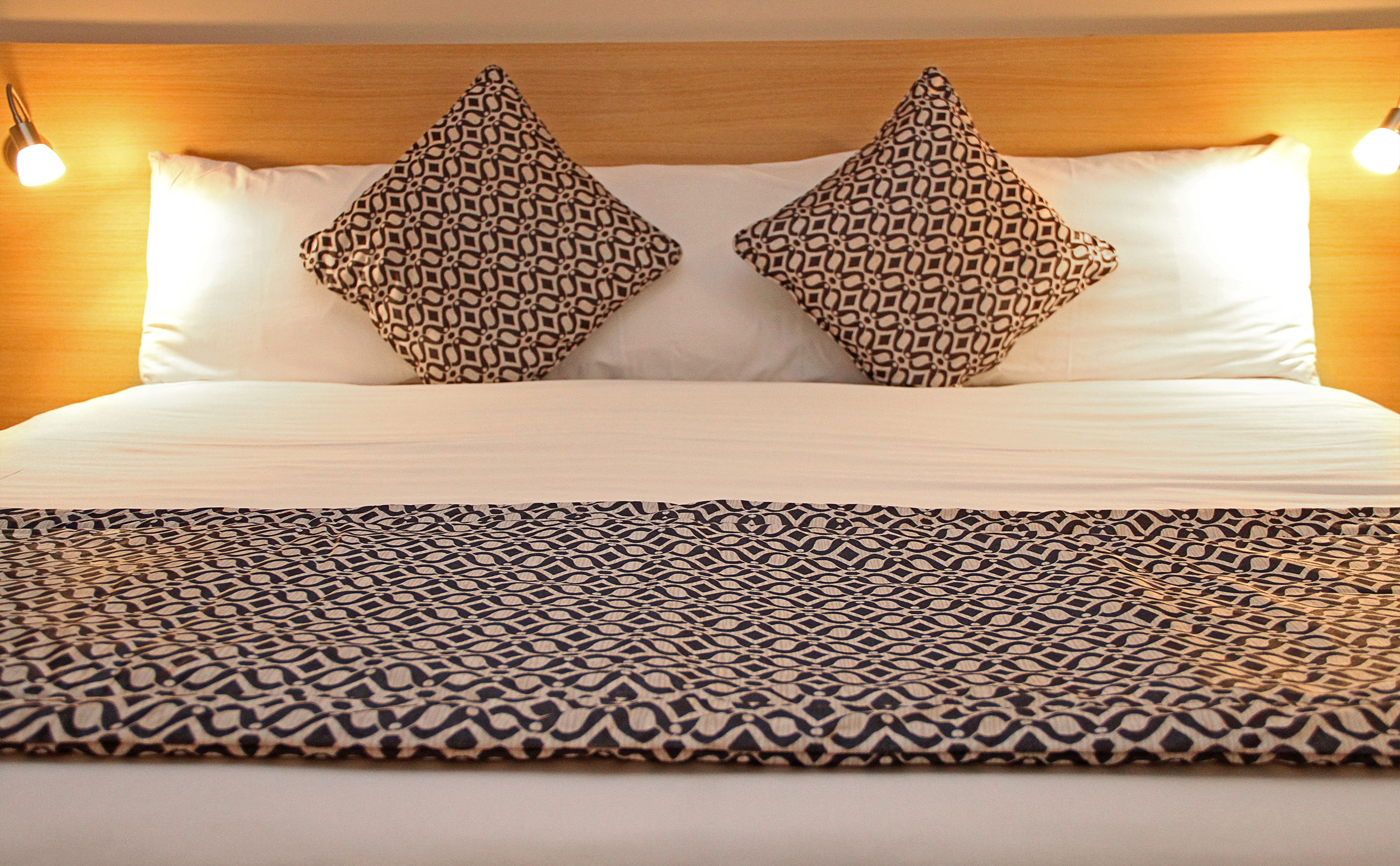 高级双人房 | 办公桌、熨斗/熨板、婴儿床、折叠床/加床（额外收费）