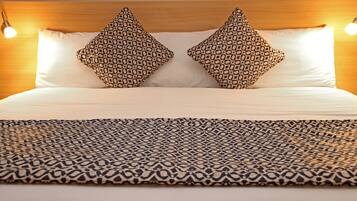 Superior Double Room | Desk, iron/ironing board, cots/infant beds, rollaway beds