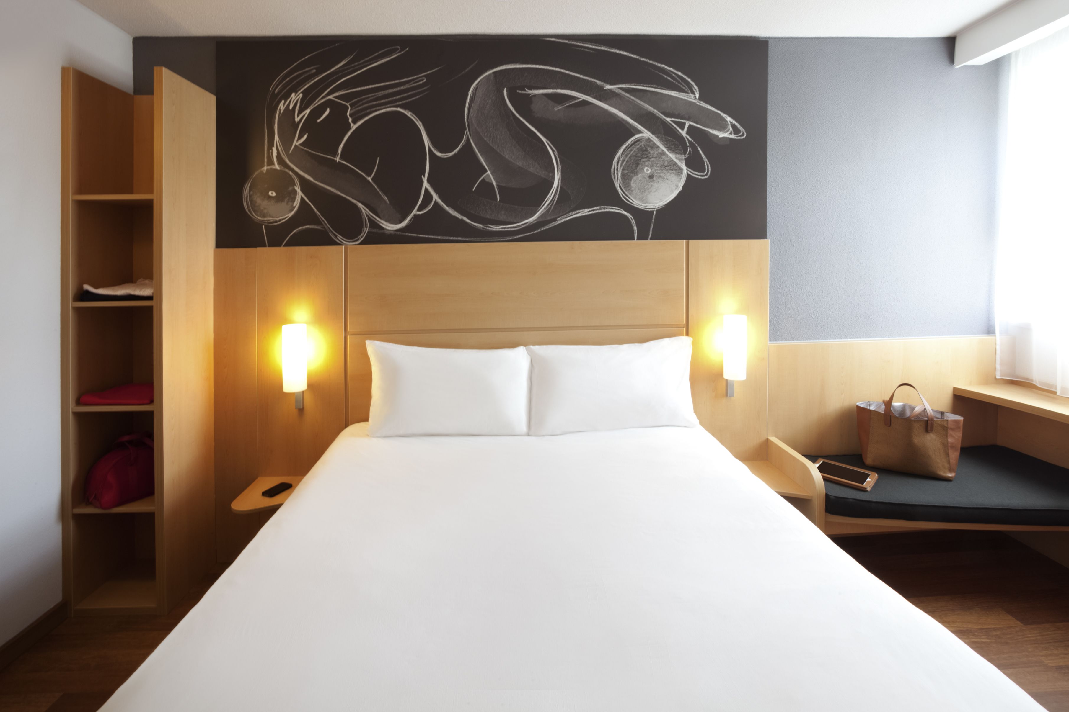 double room, 1 double bed | free wifi, bed sheets, alarm clocks