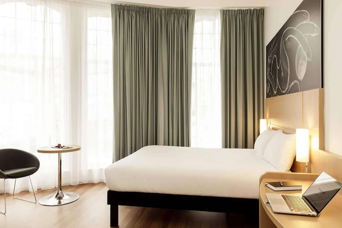 Chambre Premium | Wi-Fi gratuit, draps fournis, réveils