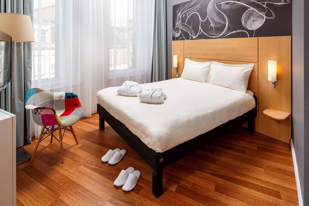 Premium Room | Free WiFi, bed sheets, alarm clocks