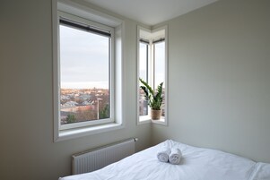 Cortinas blackout y sistema de insonorización 