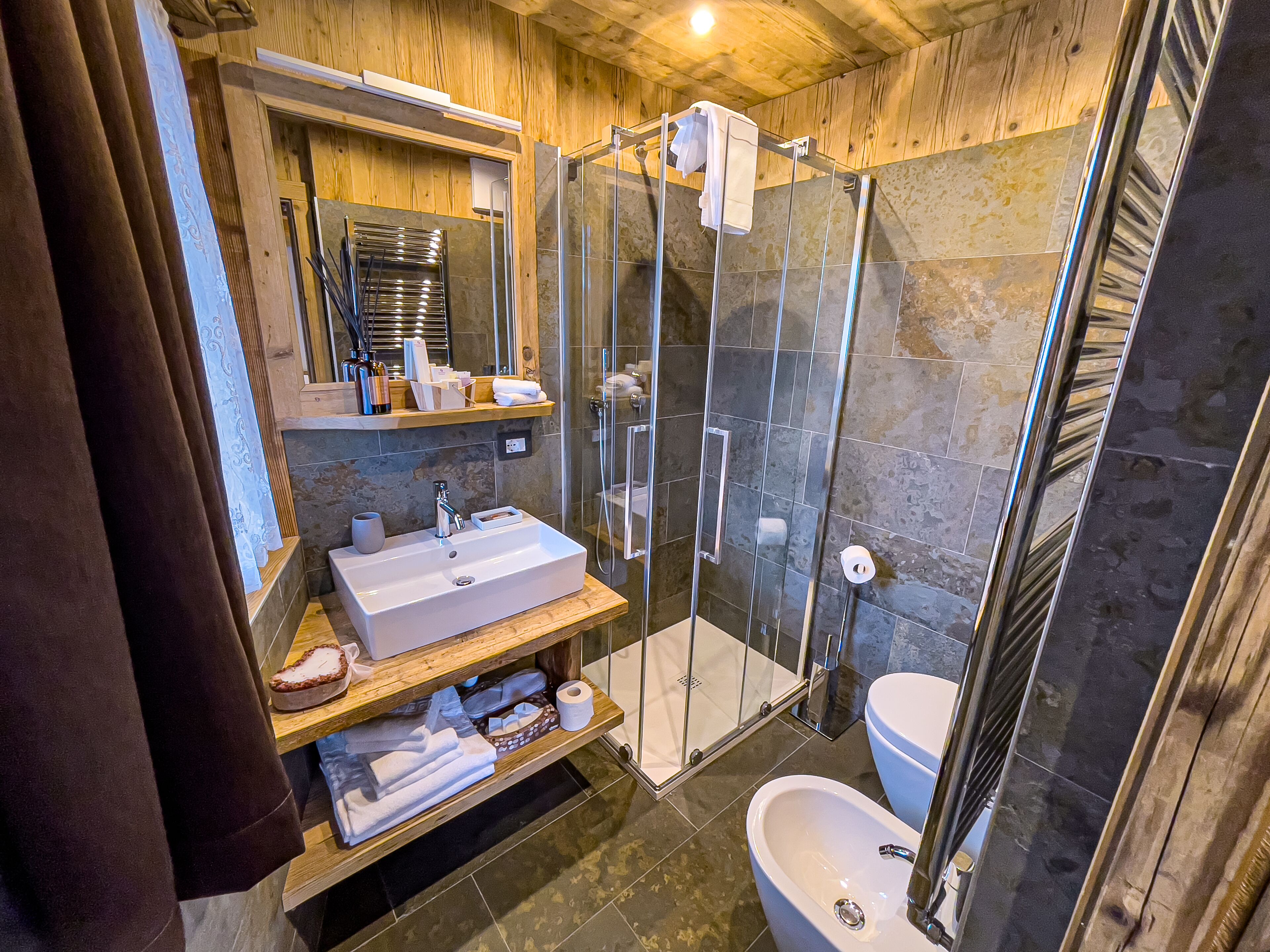 romantic room | bathroom | free toiletries, hair dryer, bathrobes, towels