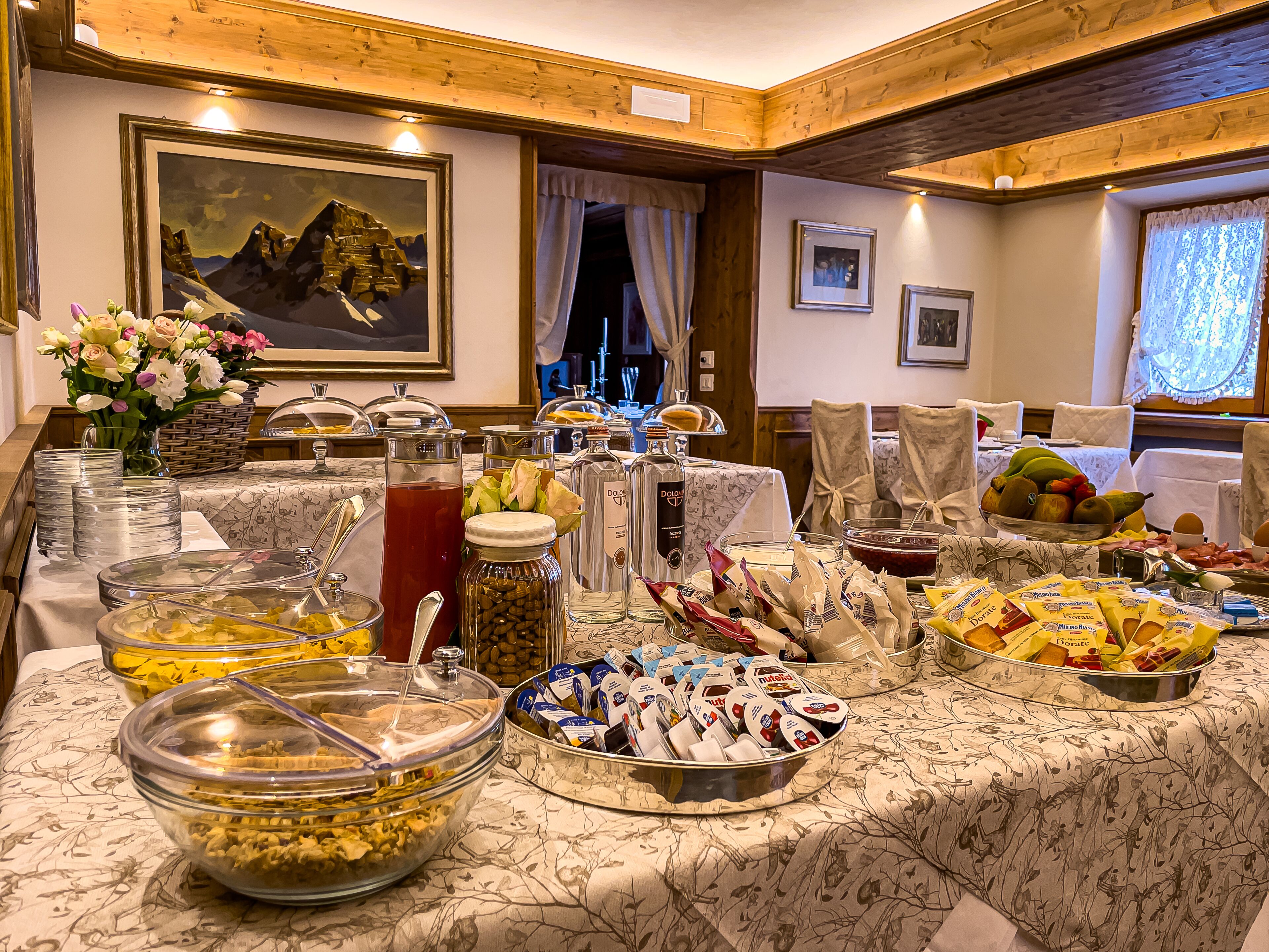 daily continental breakfast (eur 15 per person)