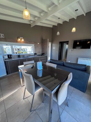 In-room safe, blackout curtains, free cots/infant beds, bed sheets - Tierra Tehuelche (El Calafate)