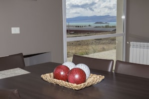 Apartment, 1 Bedroom, Non Smoking, Lake View | In-room dining - Tierra Tehuelche (El Calafate)