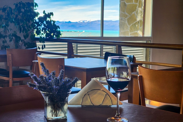 40-inch TV with cable channels