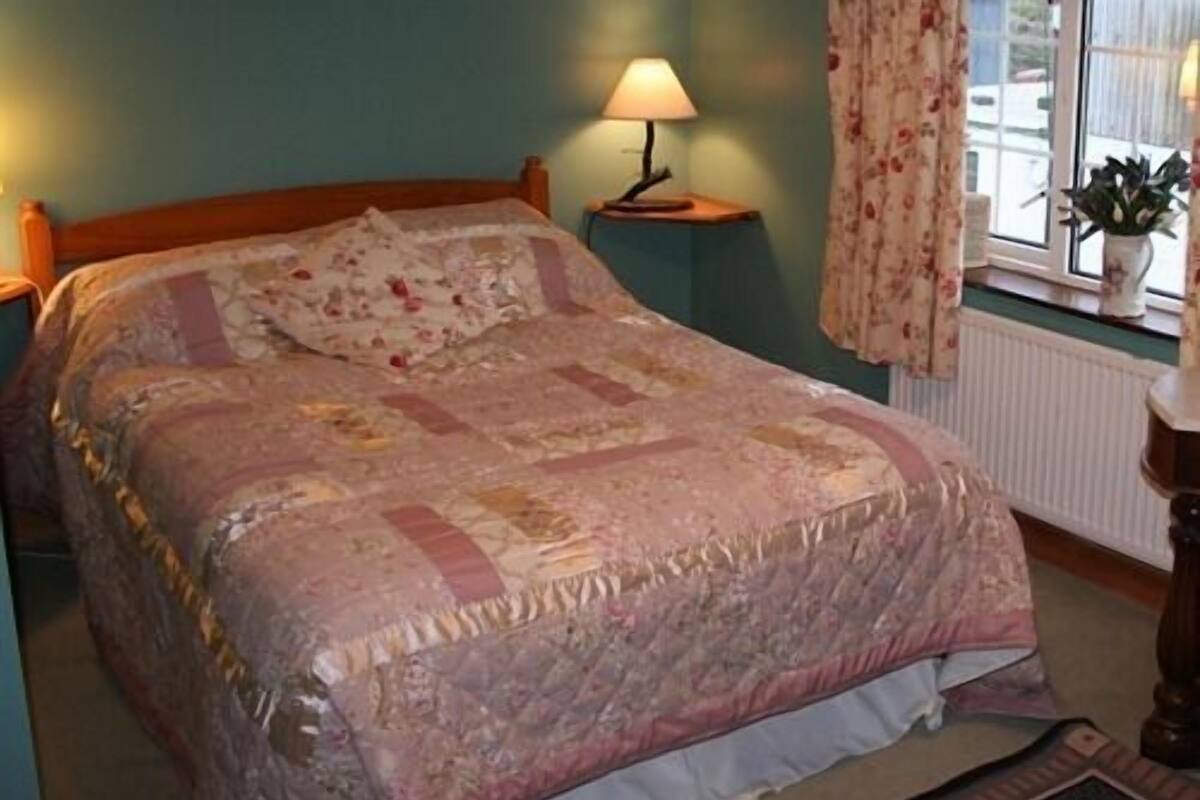 Individually decorated, individually furnished, iron/ironing board