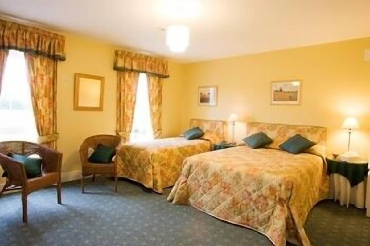 Double & Single room ensuite
