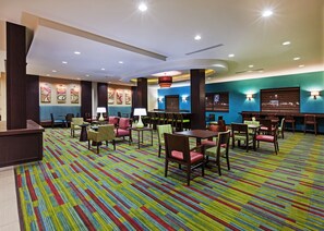 Free daily buffet breakfast - Fairfield Inn & Suites by Marriott Austin Northwest/Research Blvd (Austin)