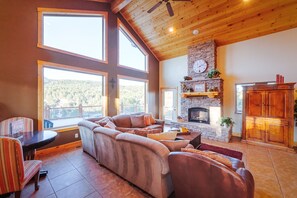Tranquility | Living area - Zion Ponderosa Ranch Resort (Orderville)