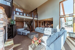 Suite Serenity | Living area - Zion Ponderosa Ranch Resort (Orderville)