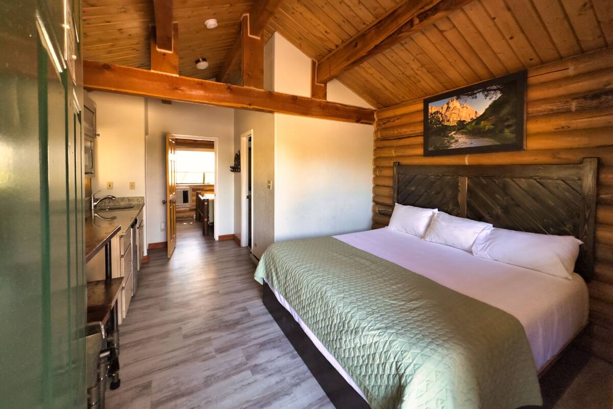Deluxe Cabin | Living area