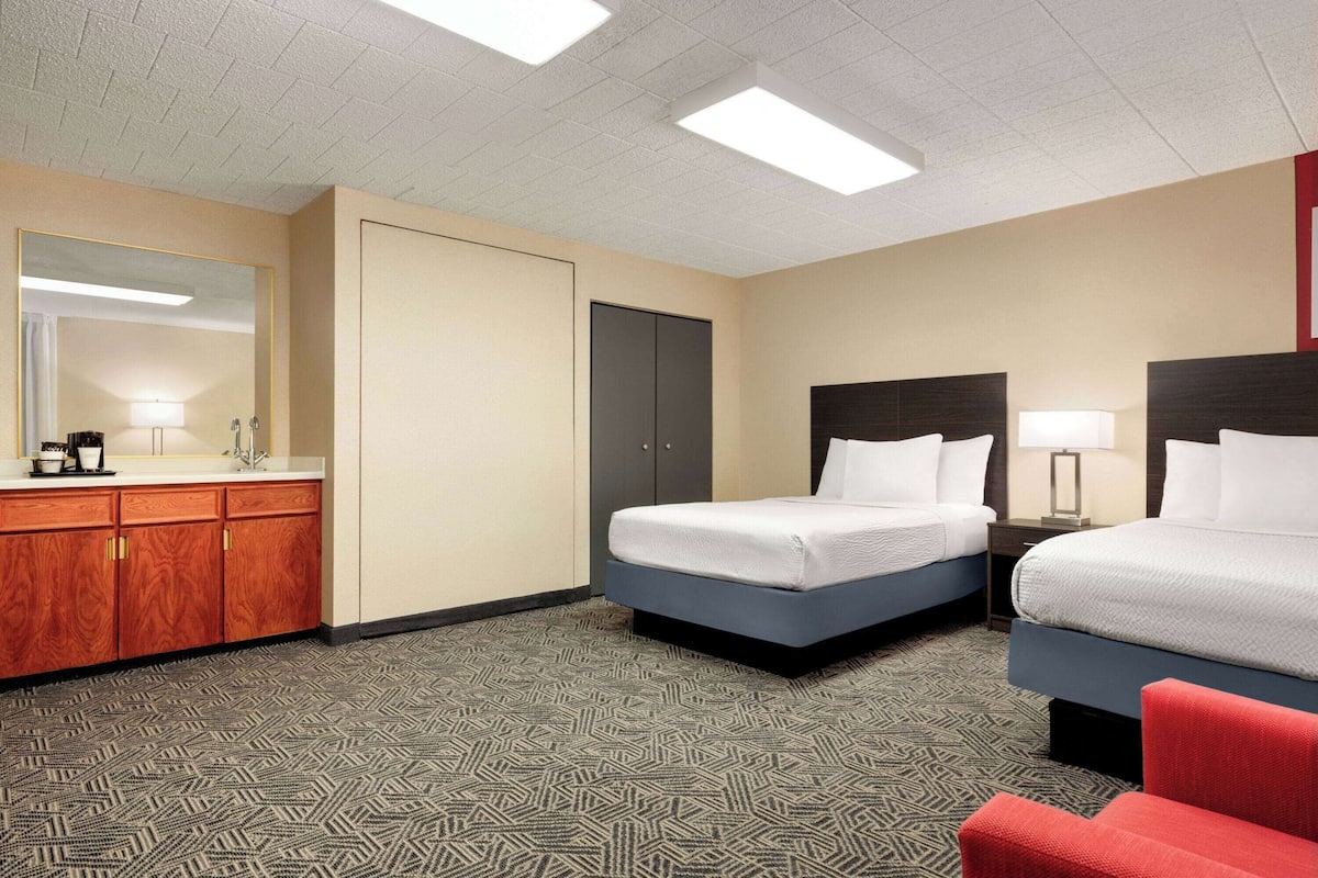 Studio Suite, 2 Double Beds, Non Smoking (Second Floor)