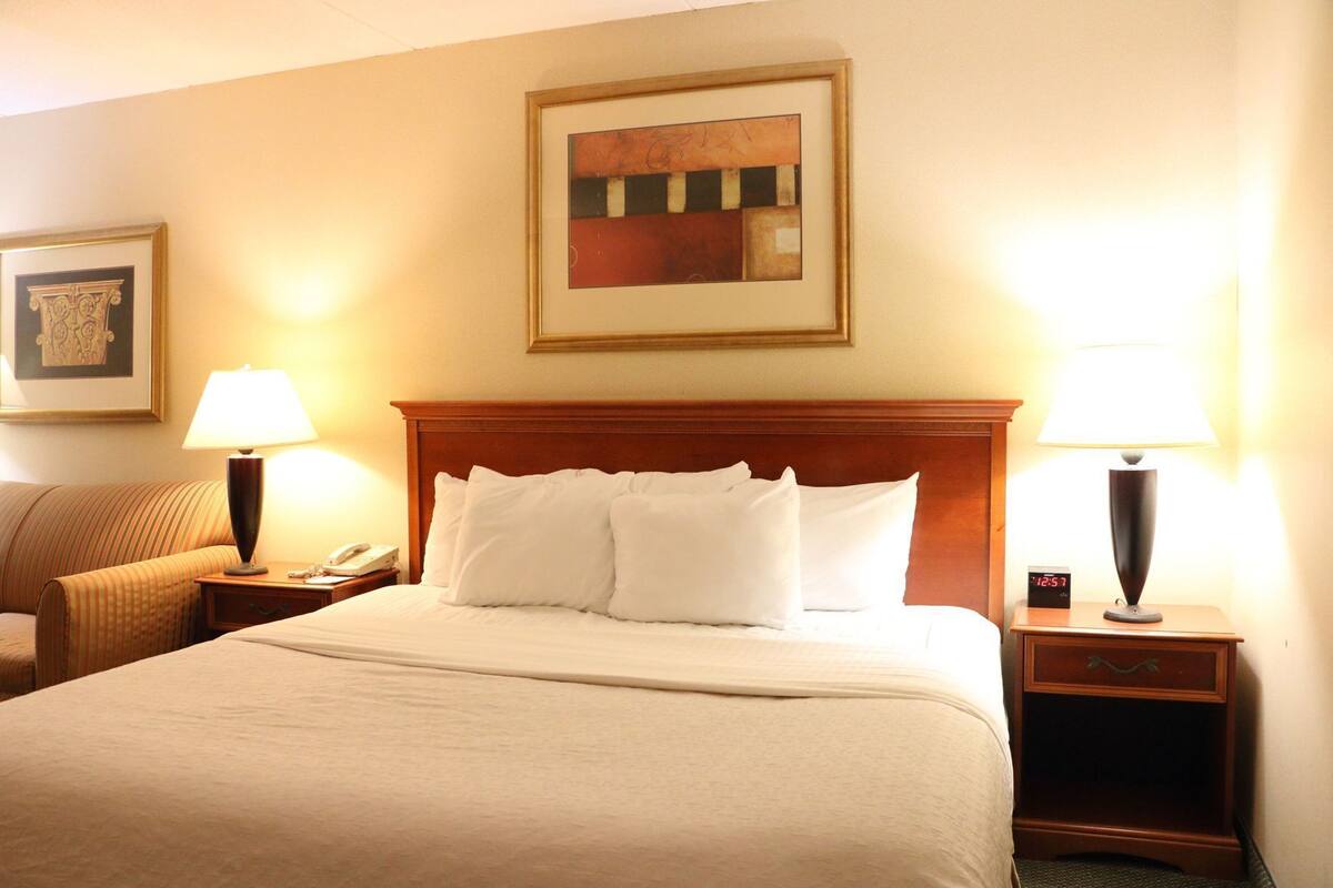 Pillowtop beds, desk, blackout drapes, iron/ironing board