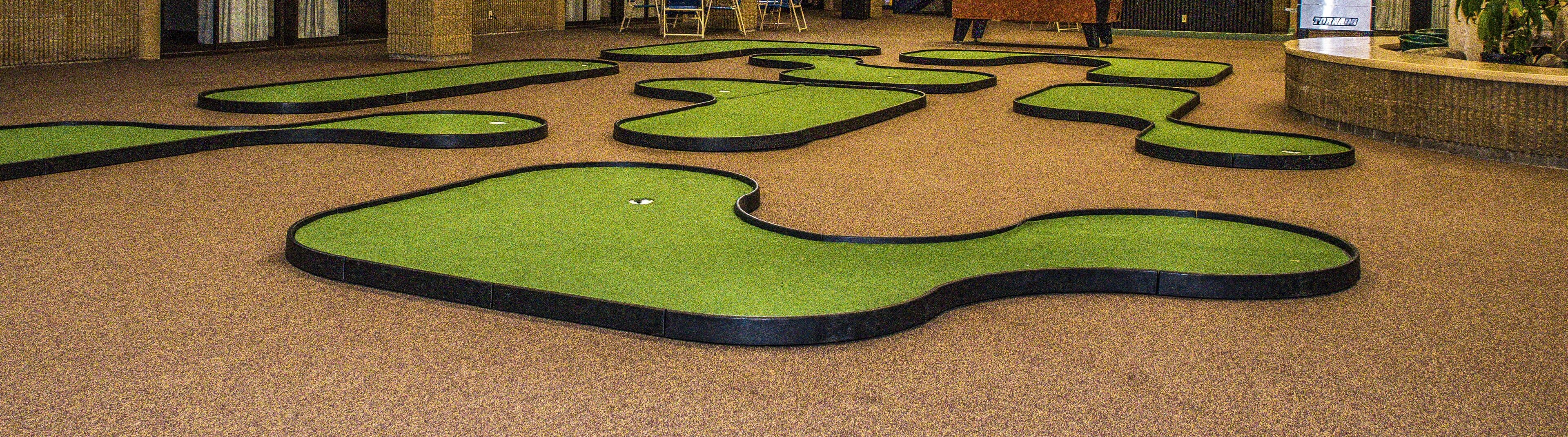Indoor golf driving range