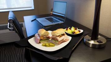 Executive Room, 1 King Bed, Non Smoking, Refrigerator (with Sofabed) | Pillowtop beds, minibar, desk, iron/ironing board