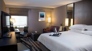 Executive Room, 1 King Bed, Non Smoking, Refrigerator (with Sofabed) | Pillowtop beds, minibar, desk, iron/ironing board