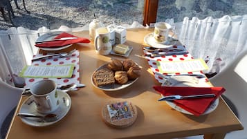 Free full breakfast