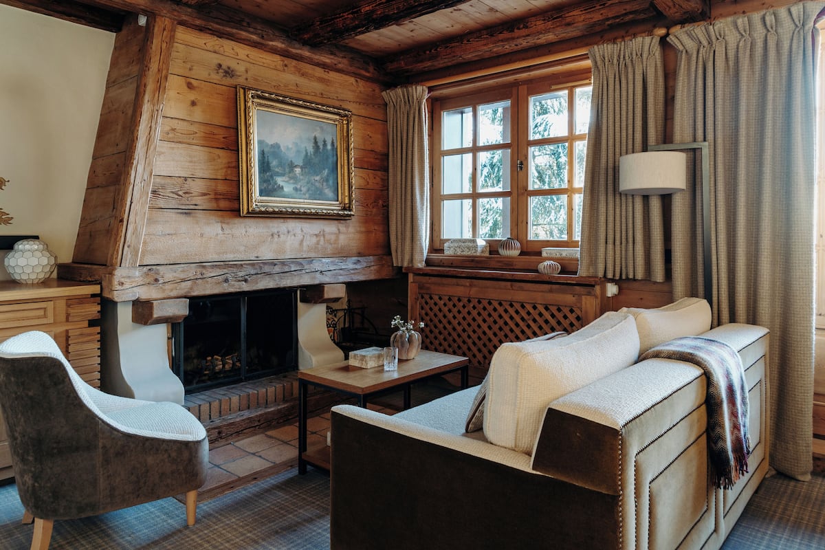 Suite Edmond | Oppholdsområde | LCD-TV