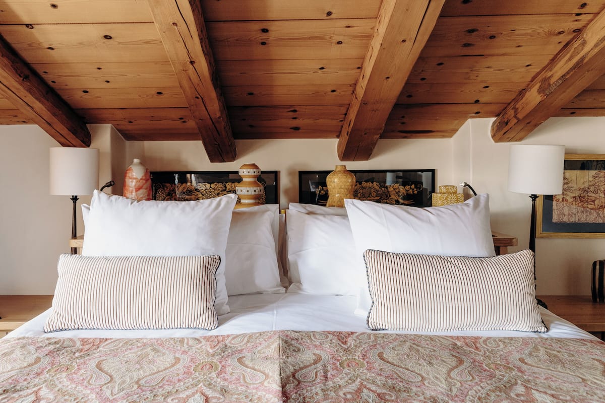 Suite Alice | Sengetøy av topp kvalitet, minibar, safe på rommet og skrivebord
